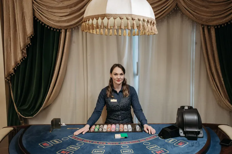 Live Casino da Casa: Come Scegliere la Piattaforma Giusta tra Dealer Veri, Streaming 4K e Tavoli Infiniti