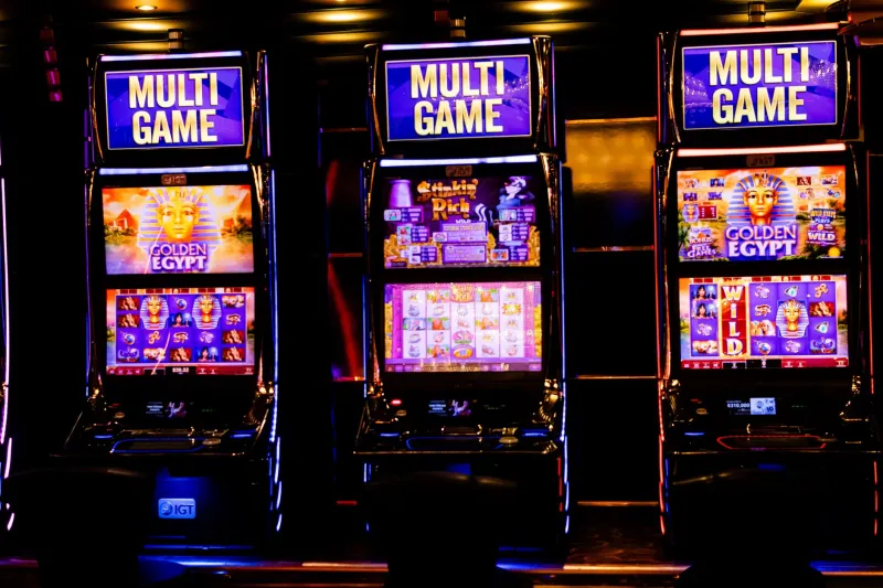Slot Online o Slot da Bar: Cosa Cambia Davvero nelle Tue Chance di Vincita?
